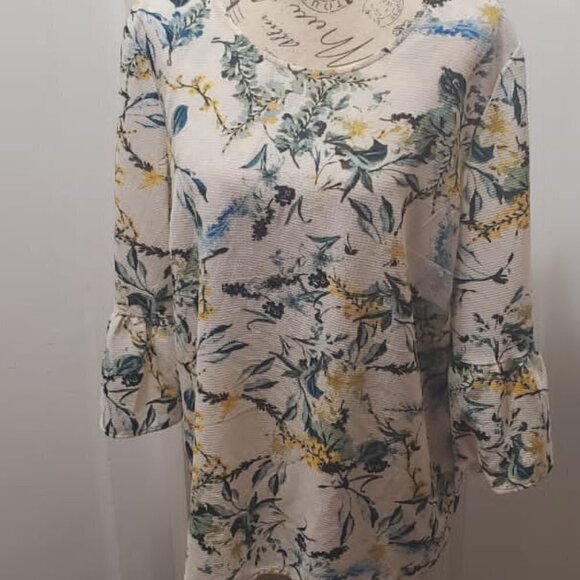 💃Liz Claiborne Floral Top Sleeve For Women. 🌴 - Picture 4 of 8